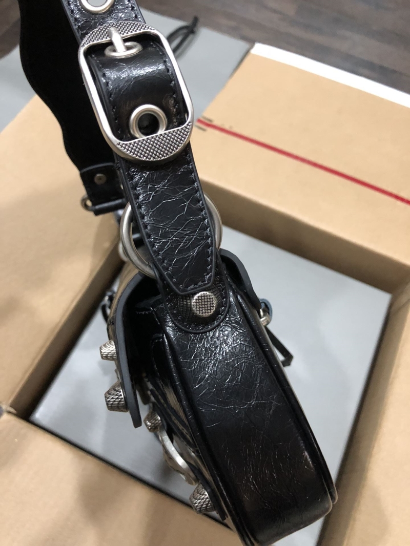 Ba1en*iaga le cagole bags